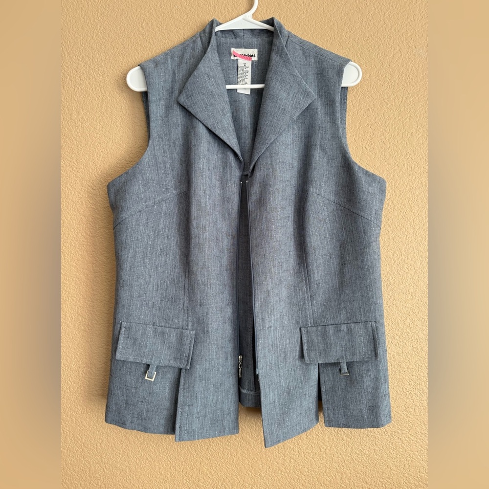 Gray Sleeveless Women's Vest NWOT